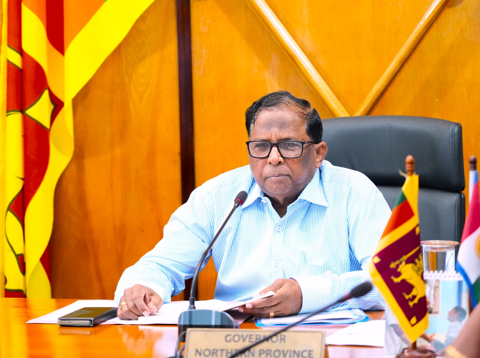 அலுவலகங்களுக்குள் முடங்கிக் கிடக்காமல் அனைவரும் கிராமங்களுக்குச் செல்லுங்கள்!  – அதிகாரிகளுக்கு வடக்கு ஆளுநர் கடும் உத்தரவு.