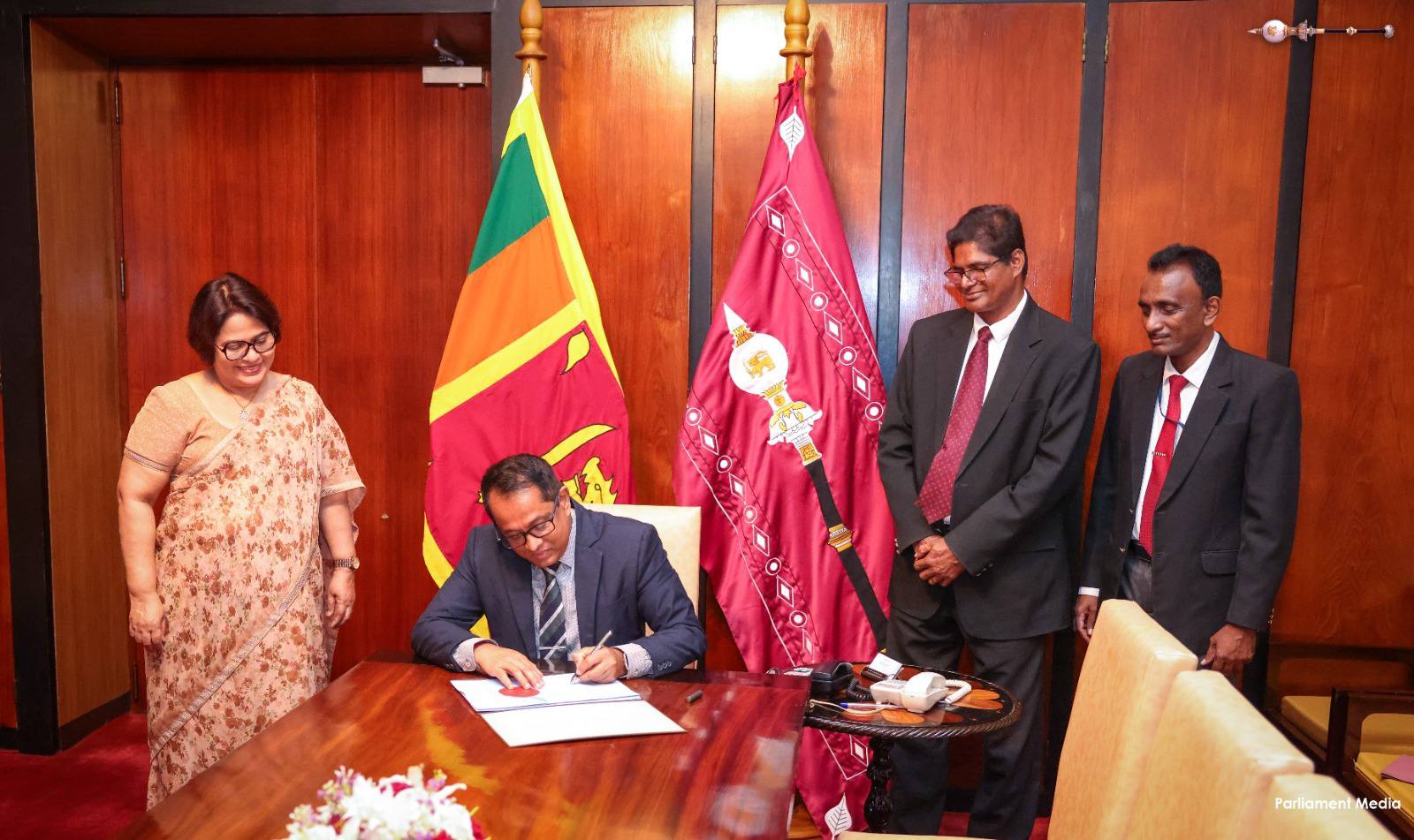 எம்.பி.க்களின் ஓய்வூதியம் இரத்து: சட்டத்தைச் சான்றுரைப்படுத்திய சபாநாயகர்!