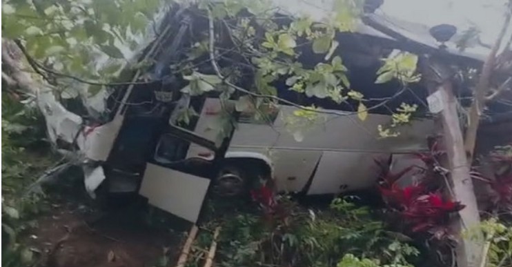 எட்டியாந்தோட்டையில் கோர விபத்து! மூன்று பிள்ளைகளின் தாய் உயிரிழப்பு!!  – பிள்ளைகள் தீவிர சிகிச்சைப் பிரிவில்…