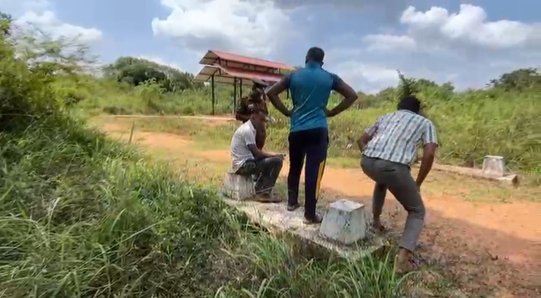 வவுனியாவில் எரிந்த நிலையில் ஆண் ஒருவரின் சடலம் மீட்பு!  – கொலையா? தற்கொலையா? பொலிஸார் தீவிர விசாரணை.