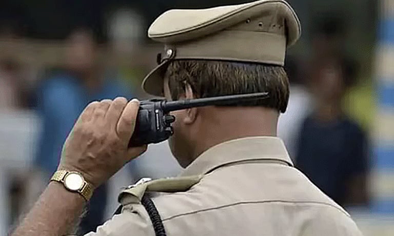 ஜார்க்கண்டில் பயங்கரம்: ஜார்க்கண்டில் பயங்கரம்: திருமண நிகழ்ச்சி முடிந்து திரும்பிய 2 சிறுமிகள் கடத்தி கூட்டுப் பாலியல் வன்கொடுமை!