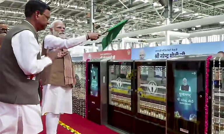 நமோ பாரத் ரெயில் சேவையை தொடங்கி வைத்தார் பிரதமர் மோடி