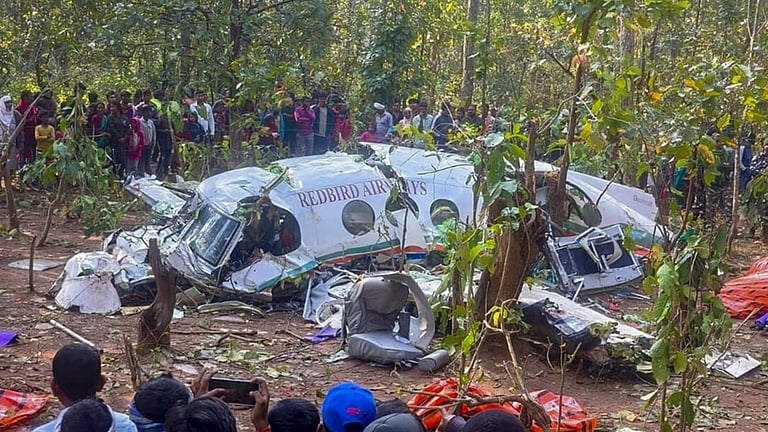 ஒருவரைக் காப்பாற்றச் சென்ற 7 பேர் பலி; ஜார்க்கண்டில் நெஞ்சைப் பிழியும் ஏர் ஆம்புலன்ஸ் விபத்து!