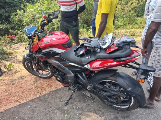 யாழில் மோ. சைக்கிள் விபத்து! இளைஞர் ஒருவர் பரிதாபப் பலி!!  – மற்றொரு இளைஞர் படுகாயம்.