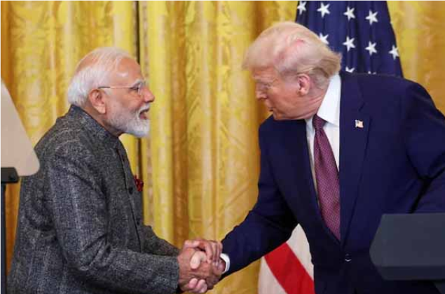 மோடி – டிரம்ப் நட்புக்குக் கிடைத்த வெற்றி: இந்தியப் பொருட்கள் மீதான வரியை 18%-ஆகக் குறைத்தது அமெரிக்கா!