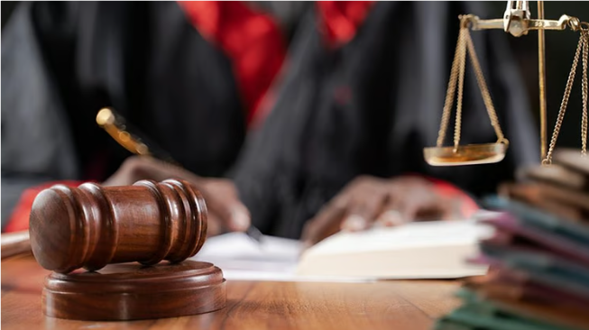 டீன் ஏஜ் பெண்ணின் எதிர்காலம் முக்கியம்: 7 மாதக் கருவைக் கலைக்க மும்பை மருத்துவமனைக்கு நீதிமன்றம் உத்தரவு