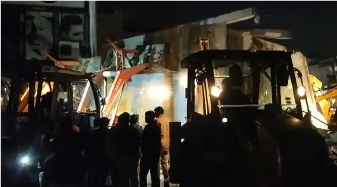 ராஜஸ்தானில் பயங்கரம்: 3 மாடிக் கட்டடம் இடிந்து விழுந்து இருவர் பலி; 15 பேர் மீட்பு