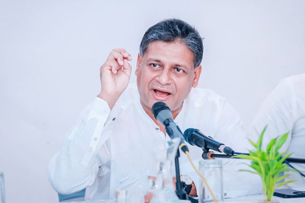 அரசுக்கு எதிராக நிபந்தனையின்றி ஒன்றிணையுங்கள்  – எதிர்க்கட்சிகளுக்கு திலித் ஜயவீர பகிரங்க அழைப்பு.