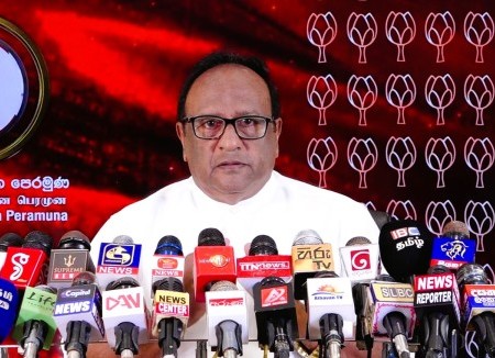 அன்று கோட்டாவைப் பழிவாங்கியது திட்டமிட்ட சதியே  இன்று எரிபொருள் வரிசைக்கு உலகப் போர் காரணம் அல்ல!