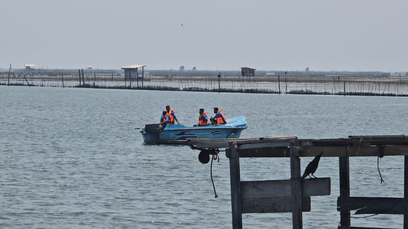 யாழ்ப்பாணத்தில் பெரும் சோகம்  பாலைதீவு அந்தோனியார் ஆலயத் திருவிழா பயணத்தில் படகு கவிழ்ந்து இருவர் மரணம்!  – குருநகர் கடற்பரப்பில் அதிர்ச்சி  * 12 பேர் வைத்தியசாலையில் அனுமதி.