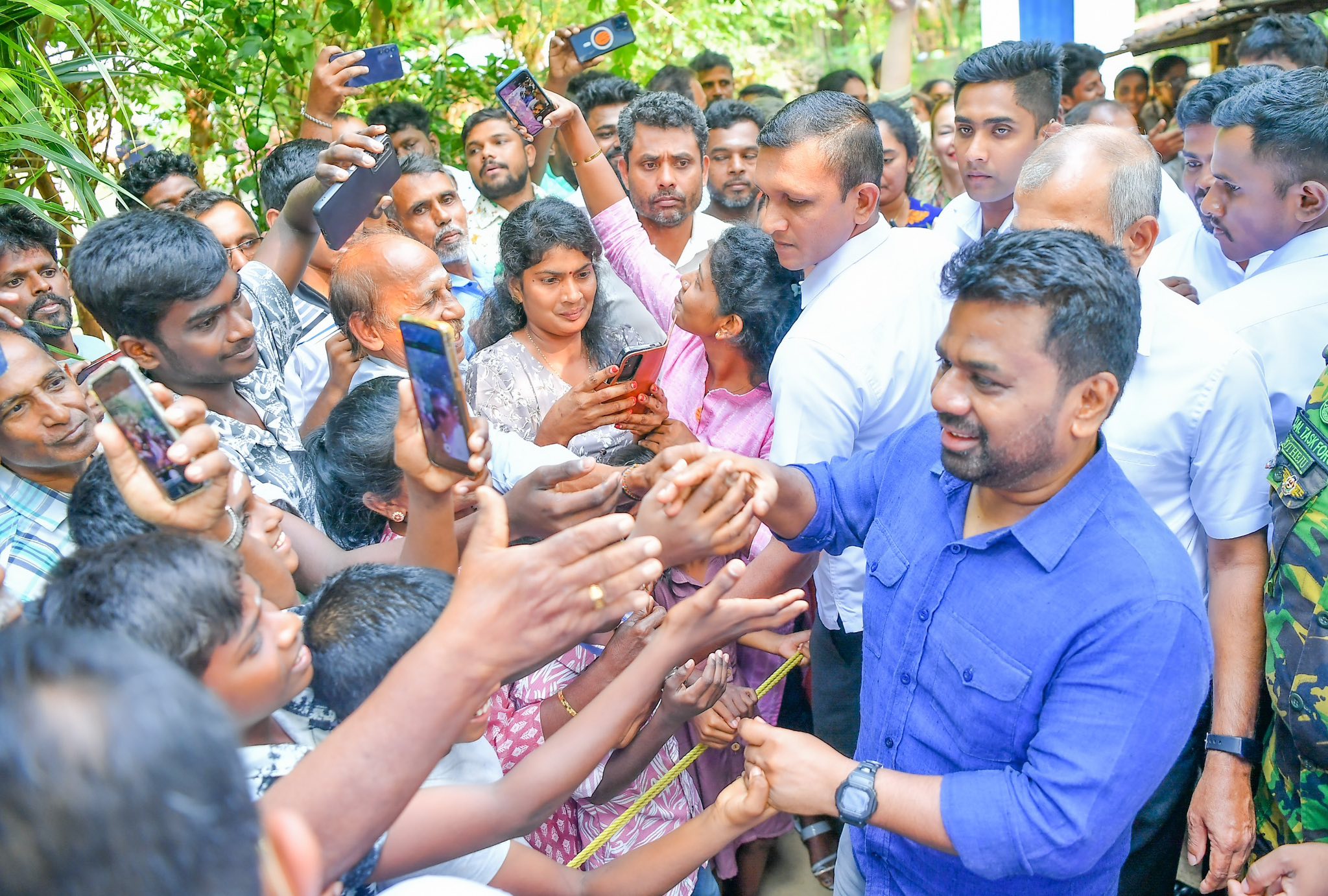 மீண்டும் அநுர ஜனாதியாகும் வரை அரசமைப்பு மாற்றம் வரவே வராது!  – ஆளும் தரப்பின் திட்டம் இதுதான்.