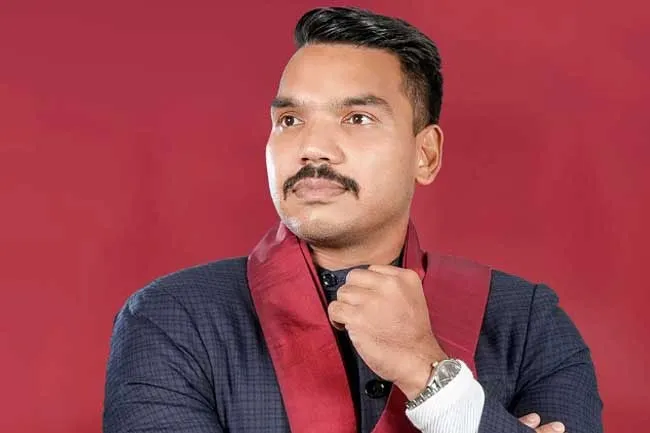 சுரேஷ் சலே தொடர்பில் போலியான கதைகள்!  – ஈஸ்டர் தாக்குதல் விசாரணையைச் சாடும் நாமல்.