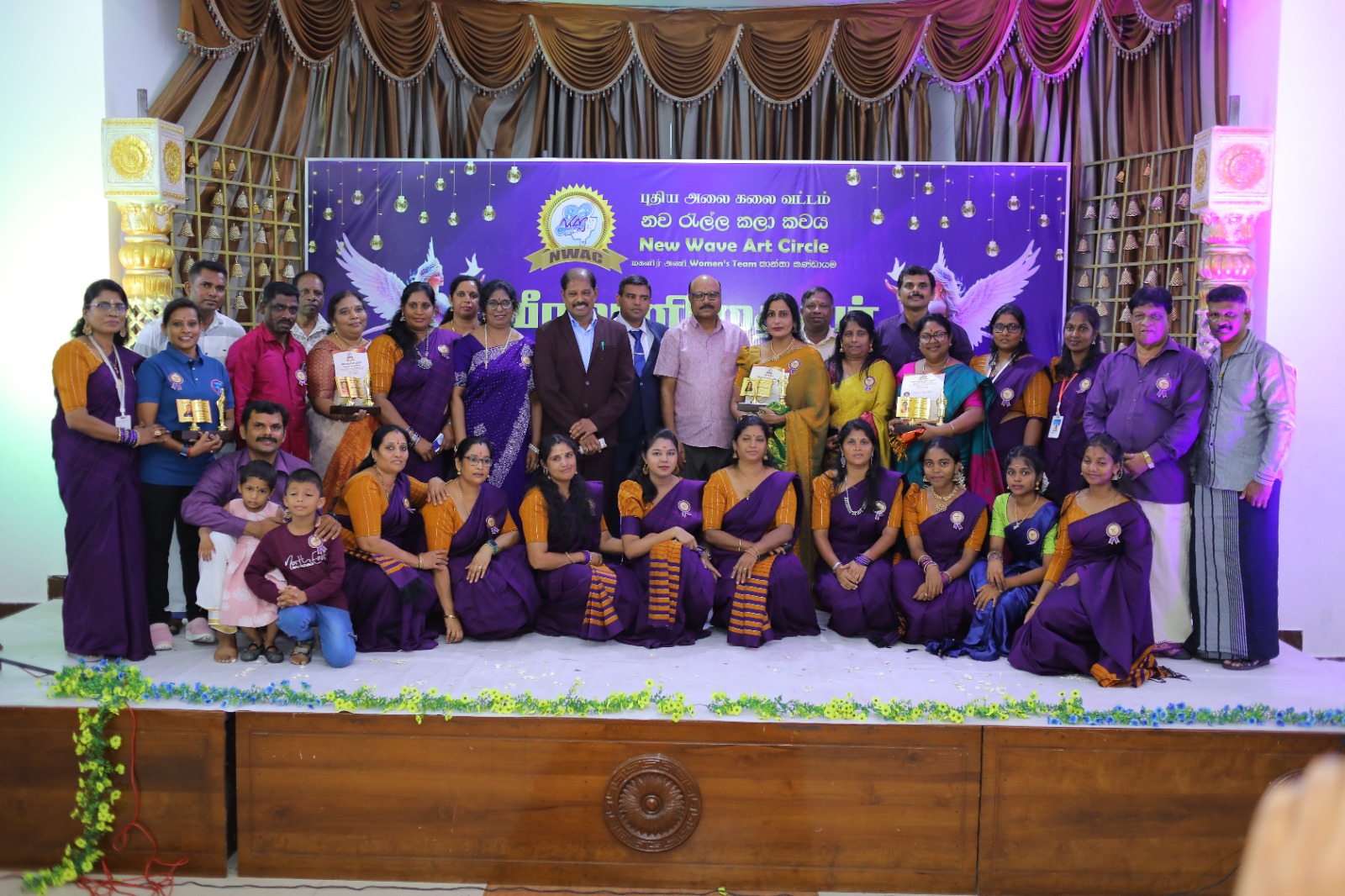 பெண்மையைப் போற்றிய கொழும்பு:  ‘வீரவனிதையர் விருது’ விழாவில் 20 சாதனைப் பெண்களுக்கு மகுடம்.