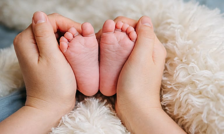 அலிகரில் ஓர் அதிசயப் பிறப்பு! இரண்டு தலைகள், நான்கு கால்கள்.. ஆனால் ஒரே இதயம் கொண்ட இரட்டைக் குழந்தைகள்