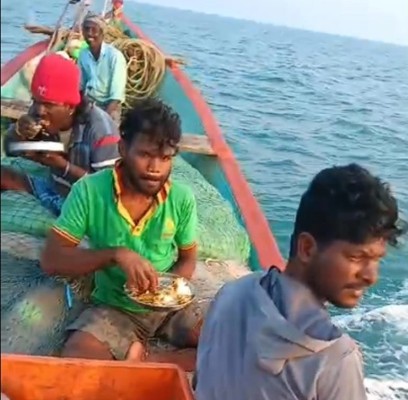 காணாமல்போன யாழ். மீனவர்கள் தமிழகத்தில் இன்று கரை ஒதுங்கினர்  – இந்தியக் கடலோர காவல் படையினரால் மீட்பு.