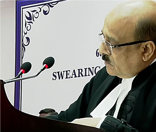 சென்னை உயர்நீதிமன்றத்தின் 55-ஆவது தலைமை நீதிபதியாக எஸ்.ஏ. தர்மாதிகாரி பதவியேற்பு!