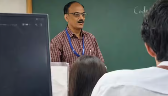 பெங்களூரு கல்லூரியில் பரபரப்பு: முஸ்லிம் மாணவரை ‘தீவிரவாதி’ எனத் திட்டிய பேராசிரியர் பணி இடைநீக்கம்