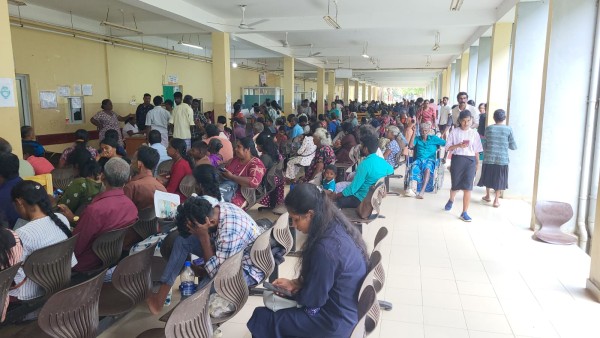 மருந்தாளர் இன்றித் திணறும் கிளிநொச்சி வைத்தியசாலை  – நோயாளிகள் பெரும் அவதி.