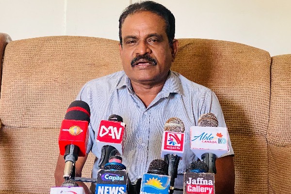 மின்வெட்டால் செங்கலடியில் யானை அட்டகாசம் அதிகரிப்பு.