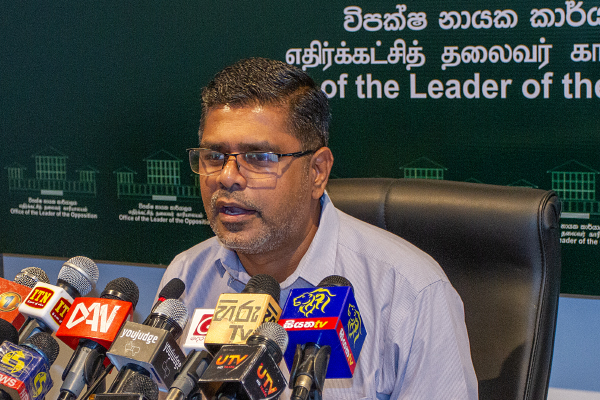 பெரும்பான்மையைக் காட்டி  மோசடிக்காரர்களை பாதுகாக்க முடியாது!  – முஜிபுர் ரஹ்மான் எம்.பி. காட்டம்.