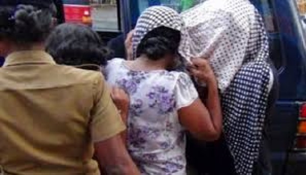 ‘ஐஸ்’ போதைப்பொருளுடன் இரு யுவதிகள் சிக்கினார்கள்!