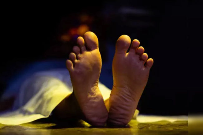 திடீரெனக் கழன்ற ஓட்டோ சக்கரம்; லொறியுடன் மோதி சாரதி மரணம்.