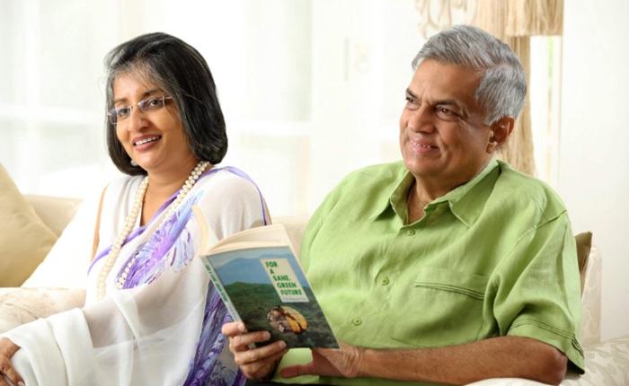 ரணிலின் வீட்டில் மனைவியிடம் சி.ஐ.டி.யினர் வாக்குமூலம் பதிவு.