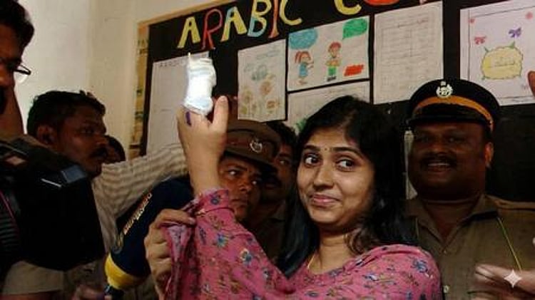 கேரளத் தேர்தல்: விரலில் கட்டு இருந்ததால் அனுமதி மறுப்பு; நீண்ட போராட்டத்திற்குப் பின் வாக்களித்த பெண்