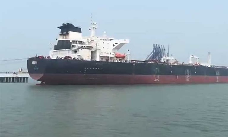 சர்வதேசப் பதற்றத்திலும் சாதனை: ஹார்முஸ் ஜலசந்தியை அதிகளவில் கடந்தது இந்தியக் கப்பல்களே!