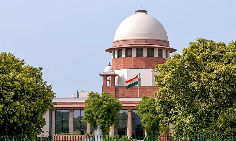 “மனைவியைப் பராமரிப்பது கணவனின் முதன்மையான கடமை: உச்சநீதிமன்றம் அதிரடி உத்தரவு!”