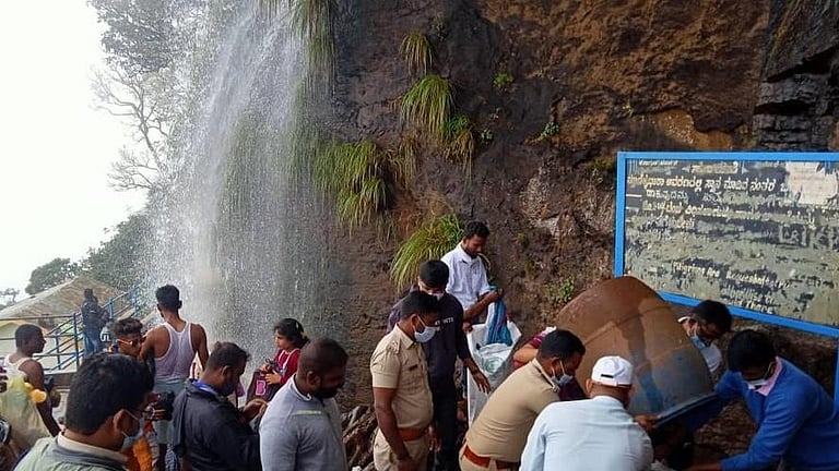 4 நாள் தேடுதல் வேட்டை முடிவு: சிக்கமகளூரு மலைப்பகுதியில் மாயமான 15 வயது சிறுமி உயிரிழப்பு!