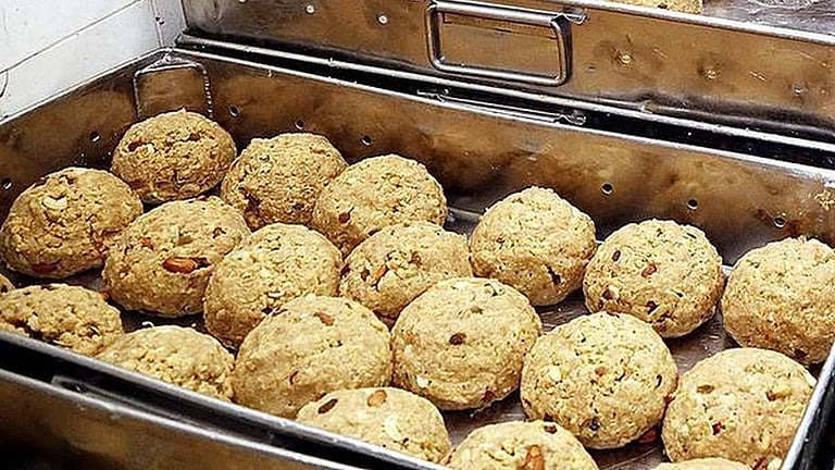 “தேர்வுத் தாளில் திருப்பதி லட்டு விவகாரம்! 7-ஆம் வகுப்பு மாணவர்களிடம் கேட்கப்பட்ட கேள்வி – ஆந்திராவில் பரபரப்பு.”