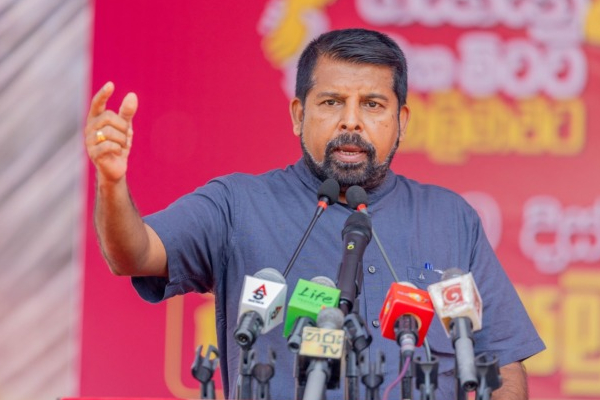 சட்டச் சிக்கல்கள் தீர்க்கப்பட்டவுடனே மாகாண சபைத் தேர்தல் நடத்தப்படும்  பிற்போட வேண்டிய நோக்கம் அரசுக்கு இல்லை என்றும் அமைச்சர் சந்தன அபேரத்ன விளக்கம்.