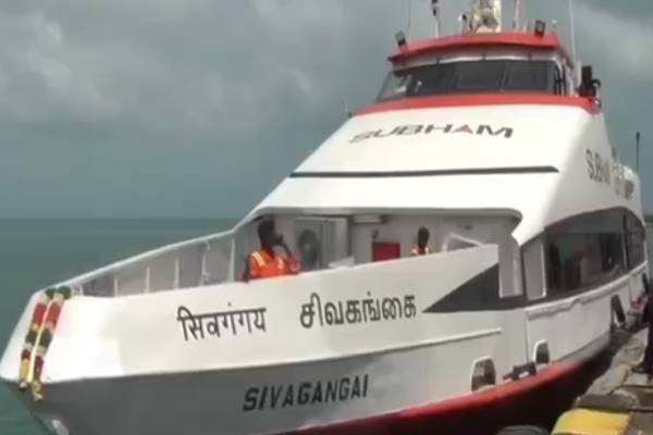 நடுக்கடலில் பழுதடைந்து ஐந்து மணி நேரம் தாமதித்து நாகையை அடைந்தது ‘சிவகங்கை’