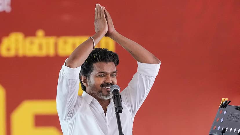 தமிழ்நாடு முதல்வராக விஜய் இன்று பதவியேற்பு!