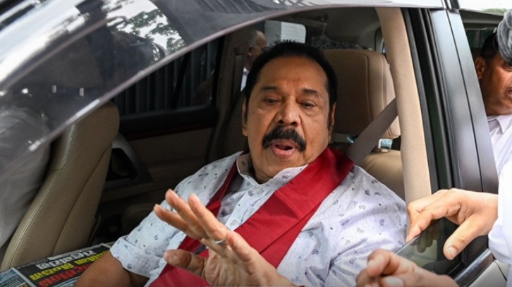 ஆதரவாளர்கள் புடைசூழ ஆணைக்குழுவில் மஹிந்த  – எயார்பஸ் மோசடி விவகாரம் தொடர்பில் இரண்டரை மணிநேரம் தீவிர விசாரணை.