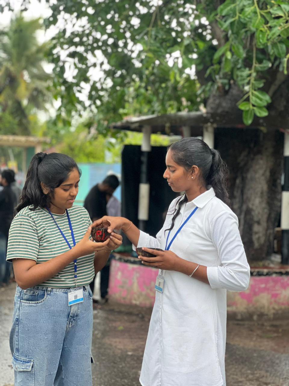 “மே 18 இல் வீடெங்கும் சுடர் ஏற்றுங்கள்!”  – வல்வெட்டித்துறையில் யாழ். பல்கலைக்கழக மாணவர்கள் அறைகூவல்.