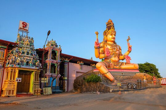 கோணேஸ்வரர் ஆலய புனித நிலங்களை மீட்க சட்டப் போராட்டம்!  – மாவட்ட நீதிமன்றத்தில் வழக்குத் தாக்கல்.