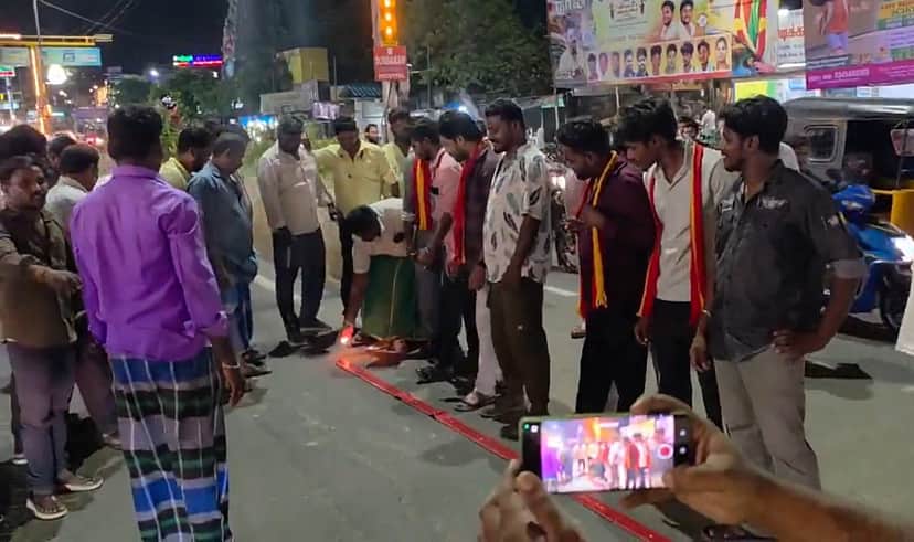 தமிழ்நாடு முழுவதும் தவெகவினர் பட்டாசு வெடித்துக் கொண்டாட்டம்!