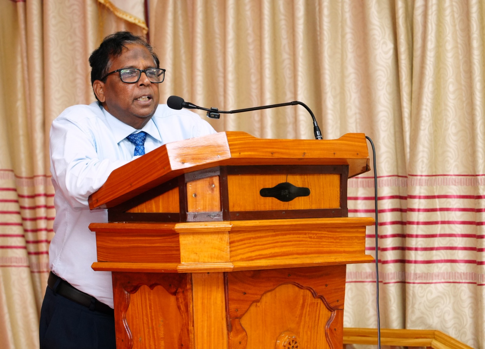 வறுமையிலிருந்து எழுந்து சாதிப்பதே உண்மையான சாதனை!  – பெண் ஆளுமைகளைப் பாராட்டி முல்லைத்தீவில் ஆளுநர் உத்வேக உரை.