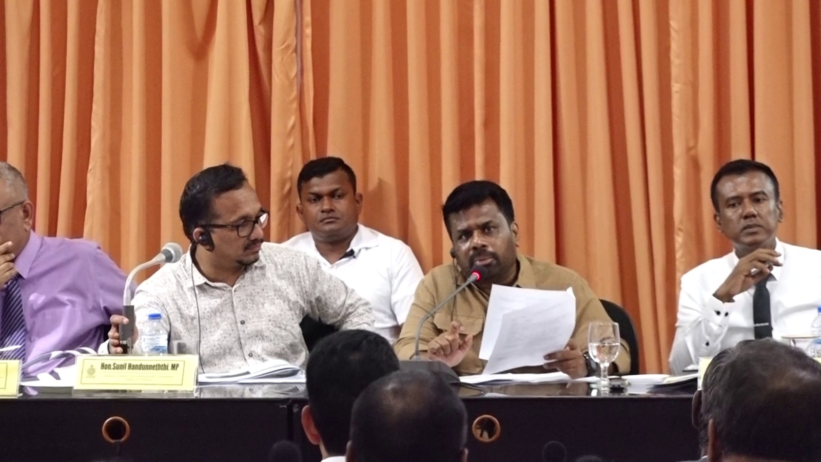 மயிலத்தமடு, மாதவனையில் பண்ணையாளர்களுக்கு 1,570 ஏக்கர் நிலப்பரப்பை உடனடியாக ஒதுக்கீடு செய்க!    – மகாவலி அதிகார சபைக்கு ஜனாதிபதி பணிப்புரை.