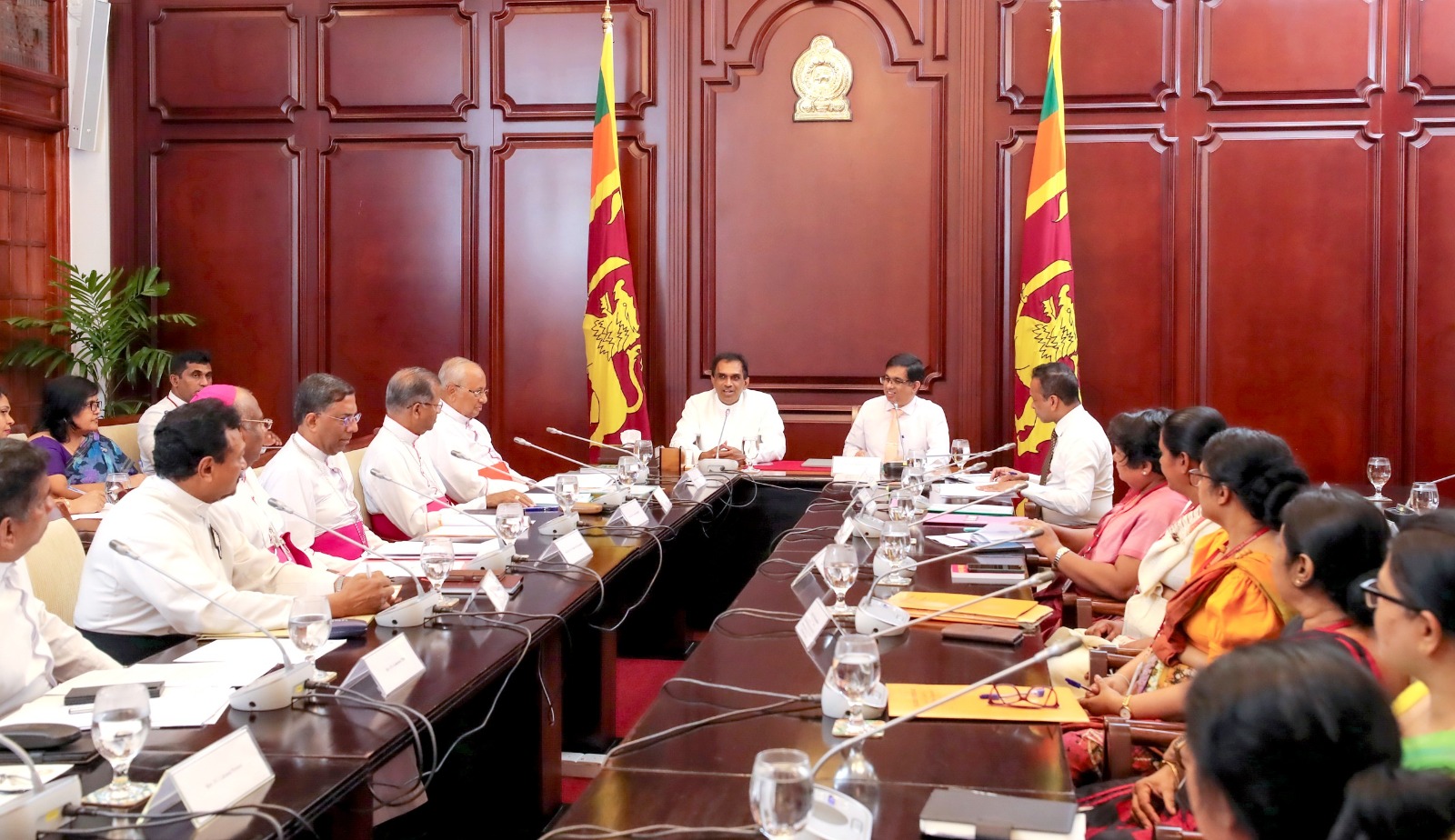 9 வருடங்களுக்குப் பின்னர் கூடியது கத்தோலிக்க சபை  பாடசாலை நிர்வாகப் பிரச்சினைகள் குறித்து ஜனாதிபதி அலுவலகத்தில் கலந்துரையாடல்.