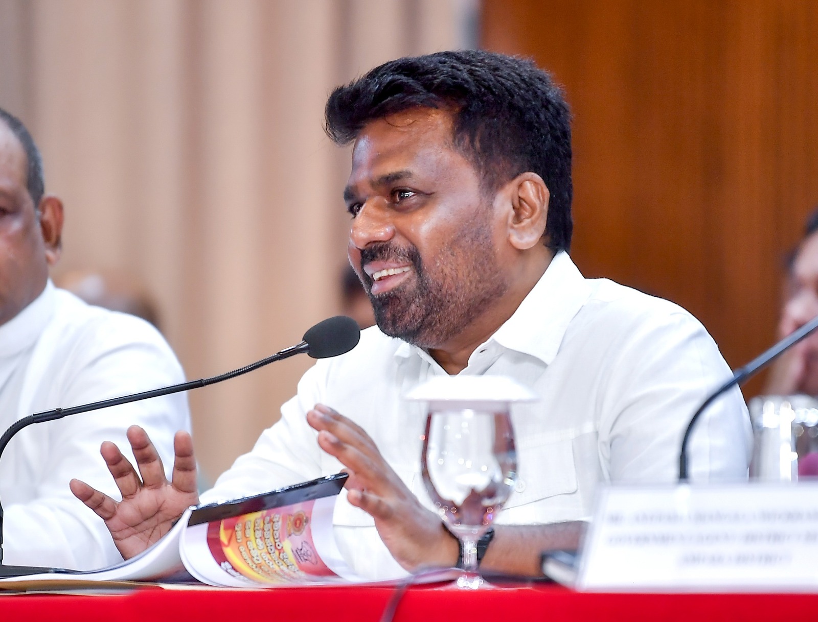 கிழக்கு மாகாணத்தில் காணிகளைப் பாதுகாக்க பிரதிப் பொலிஸ்மா அதிபர் தலைமையில் குழு!  – அம்பாறையில் ஜனாதிபதி உத்தரவு.