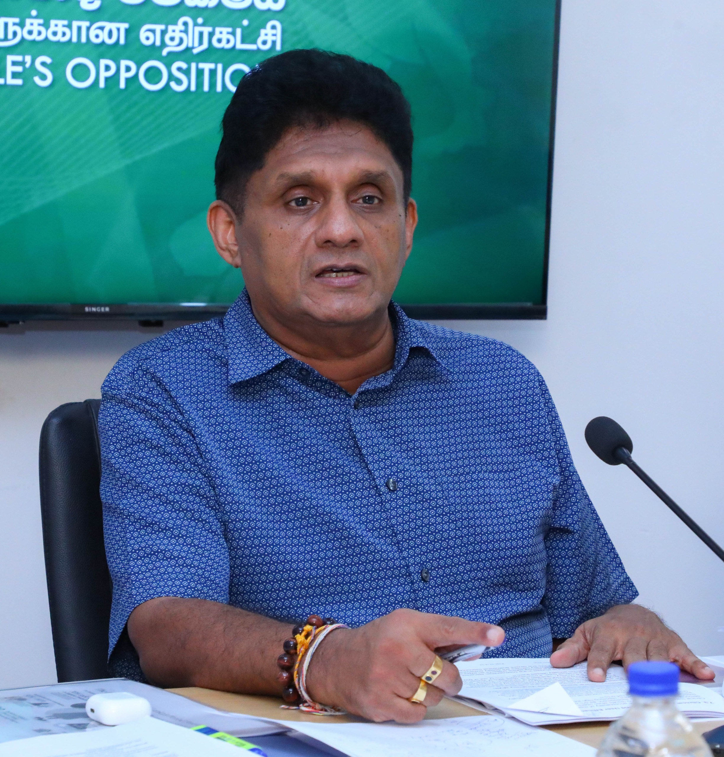 பொருளாதார, சமூக, சுகாதார, கல்வி உரிமைகள் அரசமைப்பில் கட்டாயம் சேர்க்கப்பட வேண்டும்!  – எதிர்க்கட்சித் தலைவர் சஜித் வலியுறுத்து.