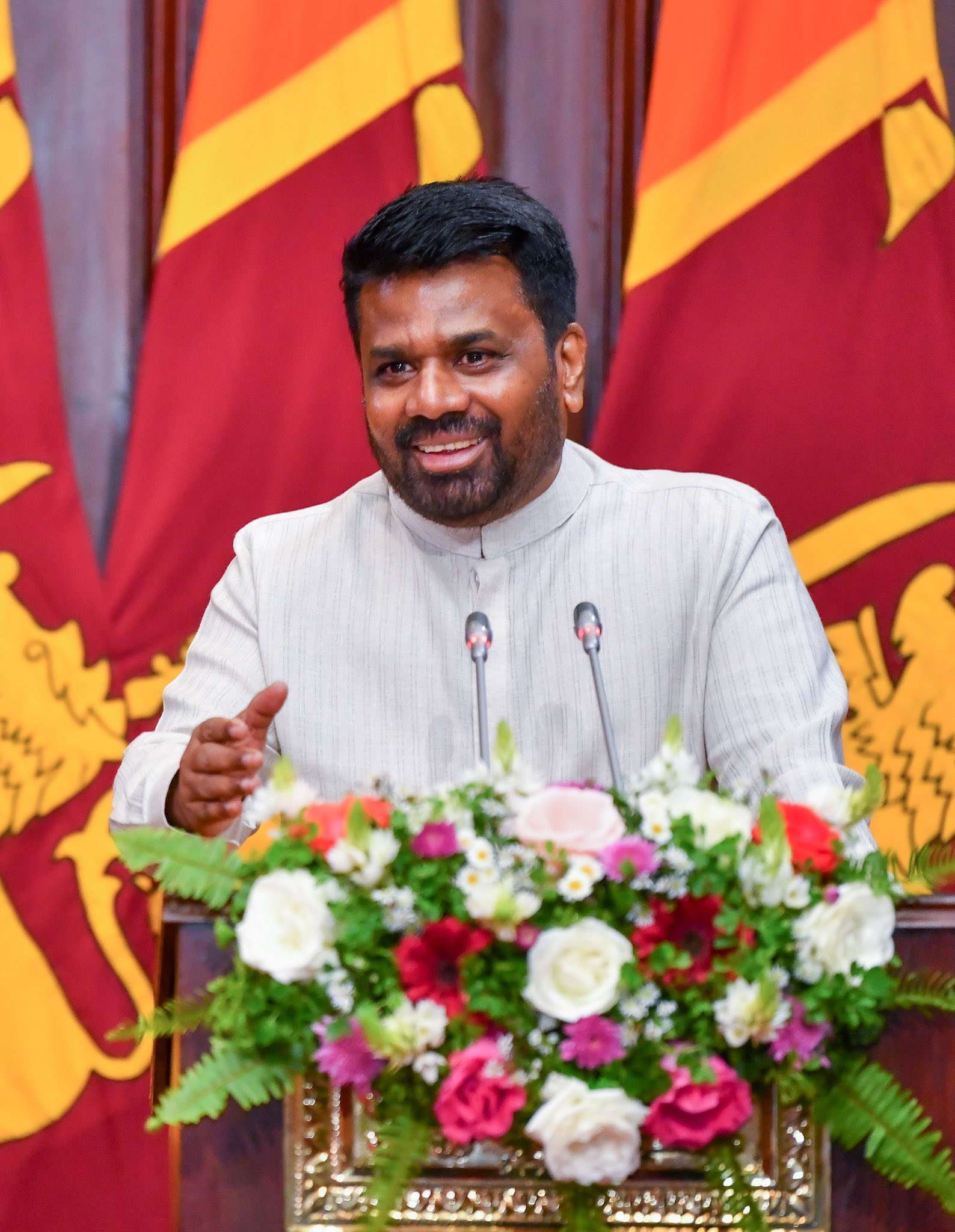 வளமான நாடு – அழகான வாழ்க்கை”  மக்கள் சக்தியாக ஒன்றிணையுங்கள்  – ஜனாதிபதி மே தின அறைகூவல்.