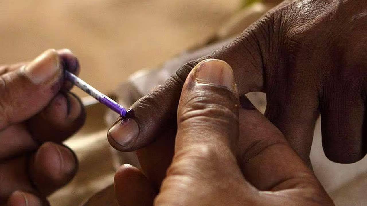தமிழகத் தேர்தலில் வாக்களித்த இலங்கையர் உட்பட மூவர் கைது!  – சென்னை விமான நிலையத்தில் சிக்கிய ‘மை’ அடையாளம்.