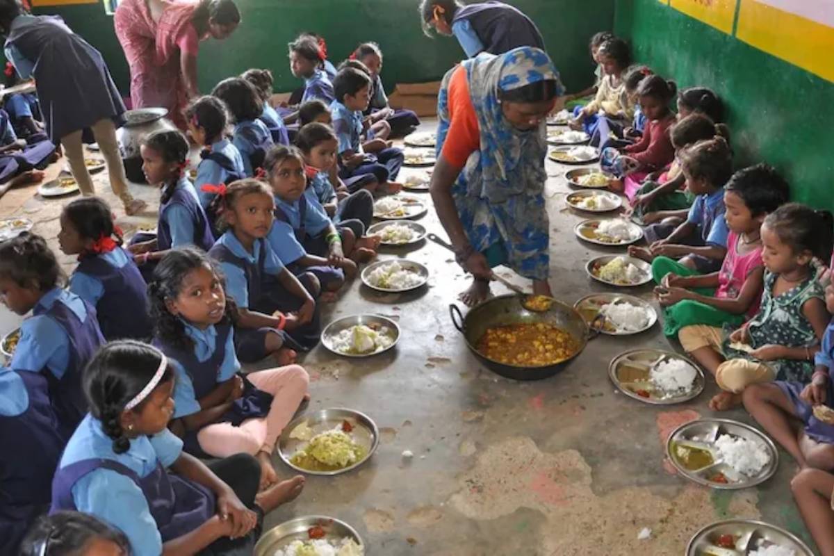 மதிய உணவுத் திட்டத்தில் இனி முட்டை கிடையாது – பா.ஜ.க அரசின் புதிய அறிவிப்பு!