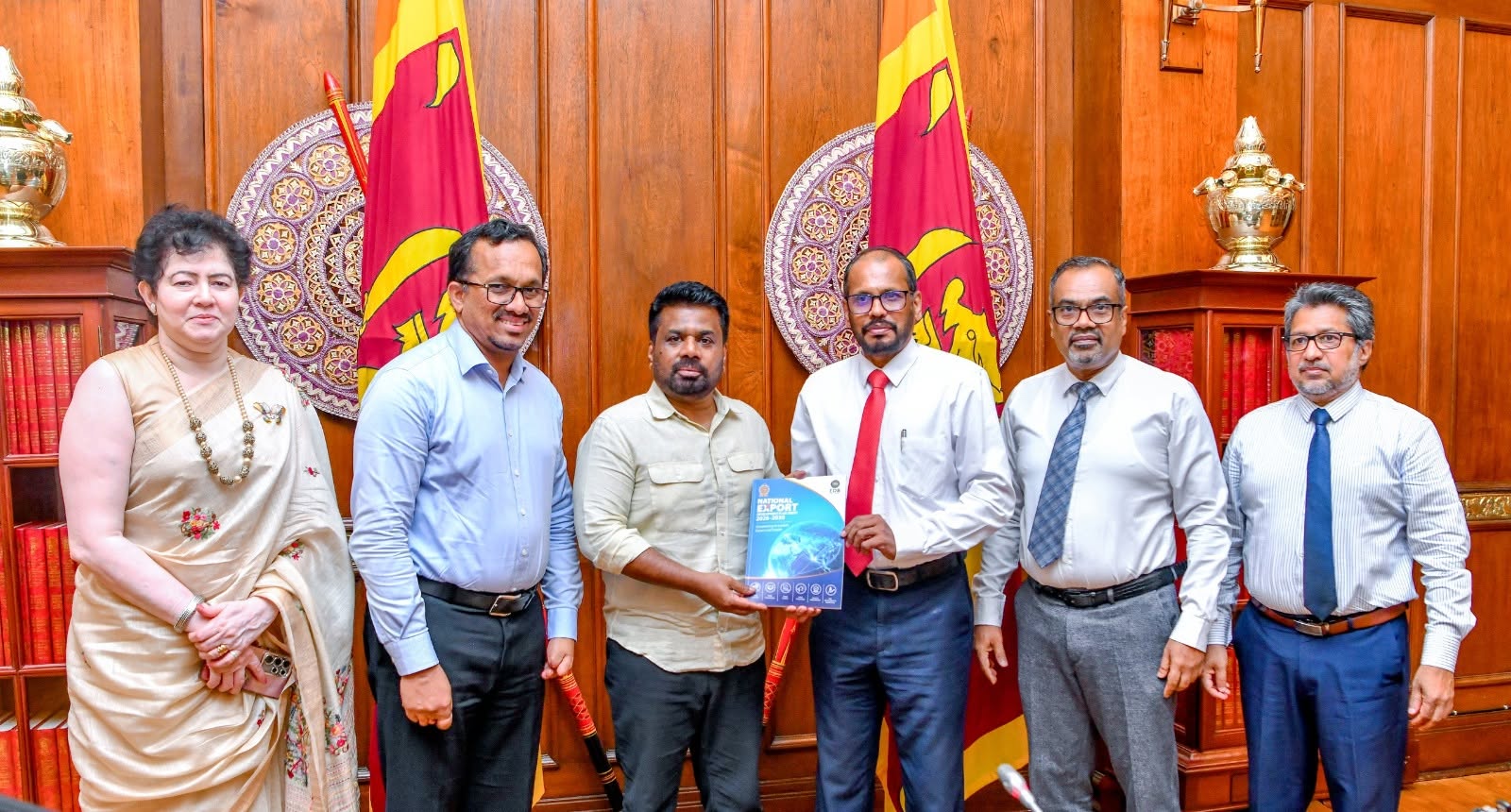 ‘தேசிய ஏற்றுமதி அபிவிருத்தித் திட்டம் (2026–2030)’ ஜனாதிபதியிடம் கையளிப்பு!