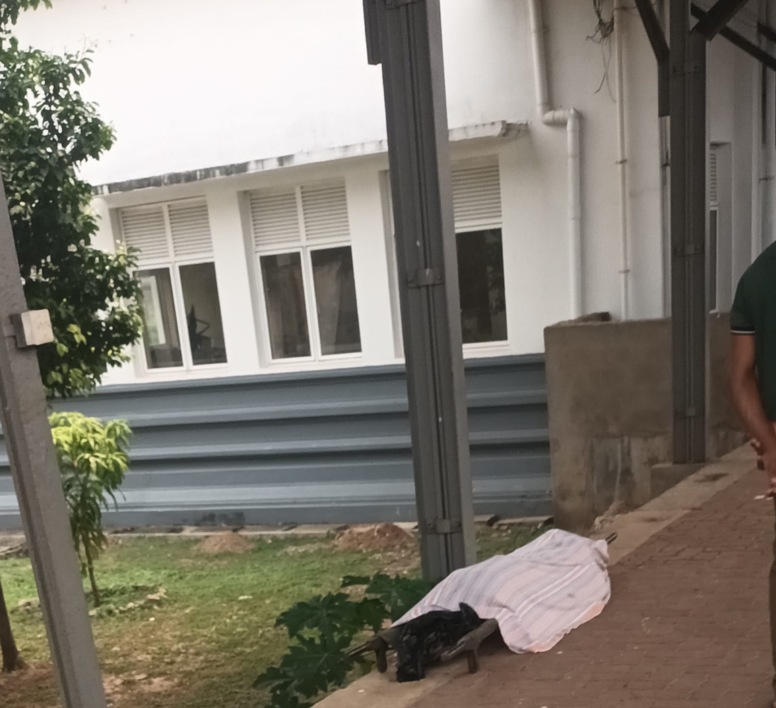 யாழில் ரயிலுடன் மோதி இராணுவச் சிப்பாய் பலி!  – தற்கொலையா எனப் பொலிஸார் தீவிர விசாரணை.