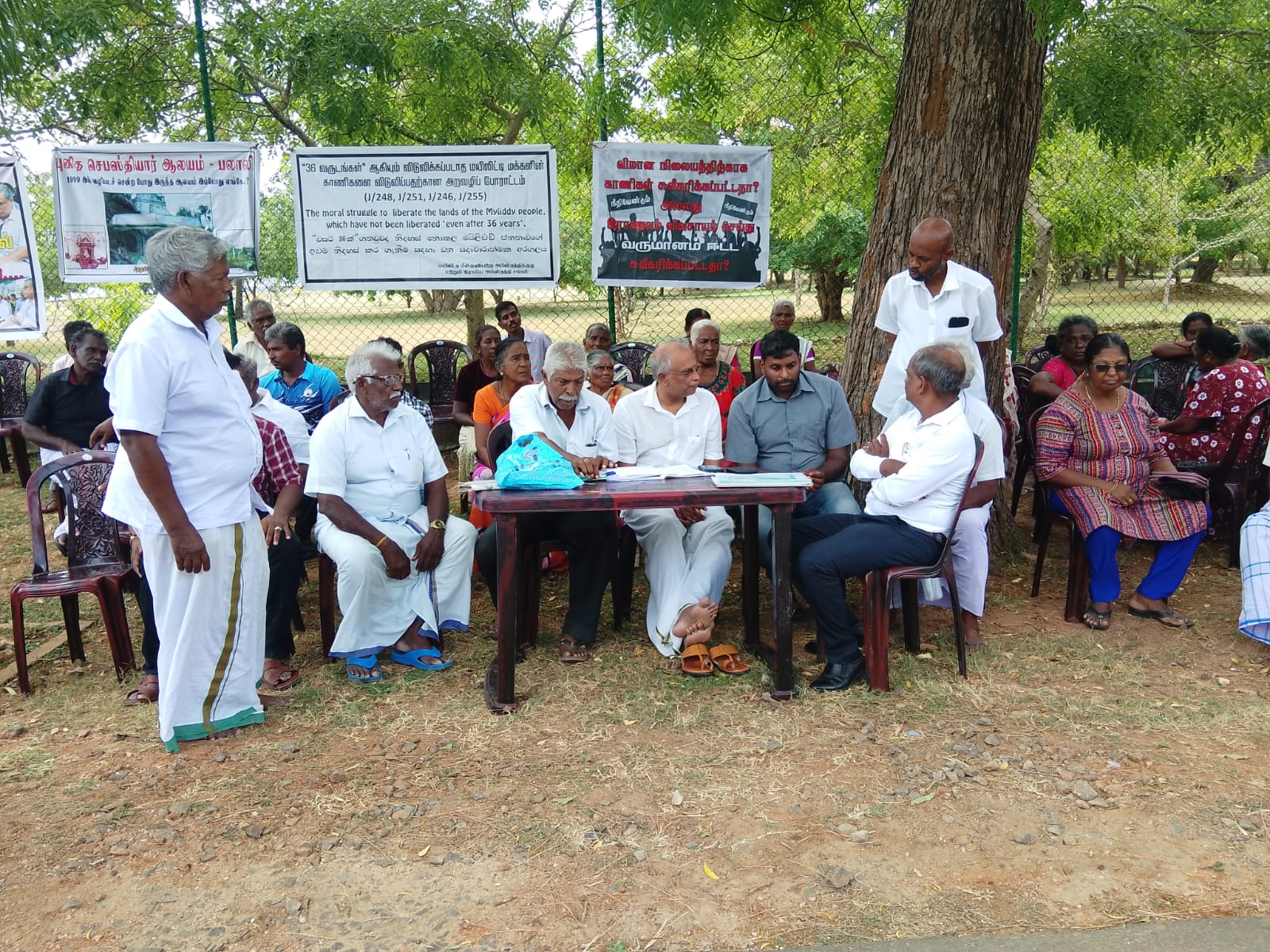 வலி. வடக்கு உயர் பாதுகாப்பு வலயக் காணிகளை விடுவிக்கக் கோரி உரிமையாளர்கள் போராட்டம்!  – ஜனாதிபதி சட்டத்தரணி சுமந்திரனும் பங்கேற்பு.